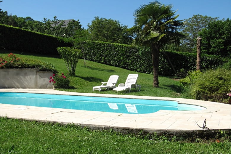 Appartement vacances pour 4 personnes à Chateauneuf (Savoie - Chambéry) idéal famille, piscine privée